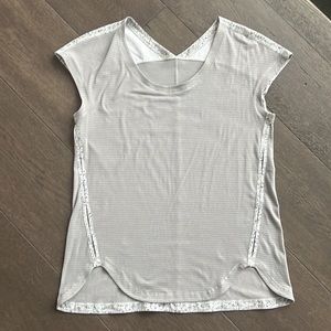 Lululemon T-Shirt
